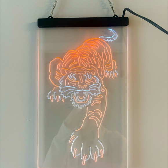 Neon LED Light Tiger Sign 8.5” x 12” - Picture 3 of 8